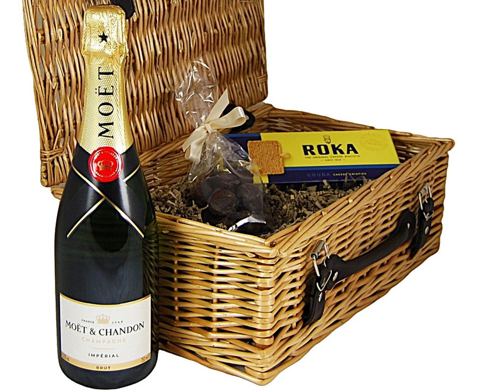 Moët Brut Impérial NV Wicker Hamper