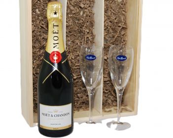 Moët Brut Impérial NV & Flutes Wood Box