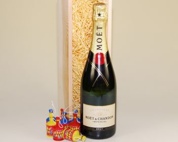 Moët Brut Impérial NV & Party Poppers Wood Box