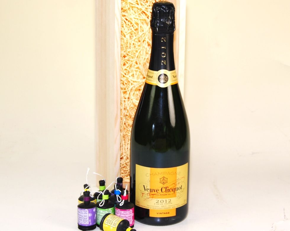 Veuve Clicquot Vintage 2012 & Party Poppers Wood Box
